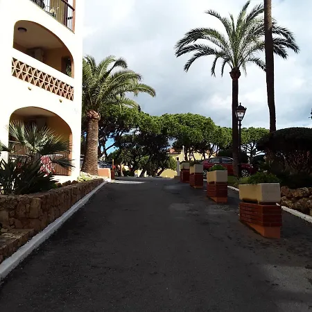 Dona Lola , Luminoso Calahonda, Mijas Sitio de Calahonda